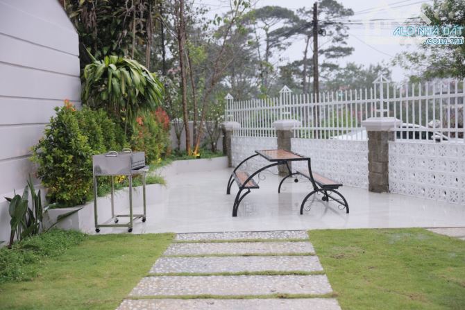 CĂN VILLA GÓC 2 MẶT TIỀN CÁCH QUẢNG TRƯỜNG LÂM VIÊN CHỈ 300M - 40