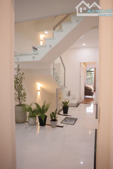 CĂN VILLA GÓC 2 MẶT TIỀN CÁCH QUẢNG TRƯỜNG LÂM VIÊN CHỈ 300M - 8