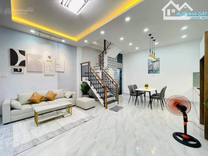 Bán nhà về quê ở TrẦn Kế Sương P7, Phú Nhuận DT:42m2 Giá: 2 tỷ 550