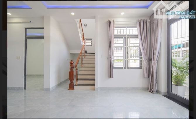 Giảm giá bán căn nhà 92,4 m2 - 2 tỷ 8 - Hẻm Ô tô quay đầu Liên Hoa, Vĩnh Ngọc