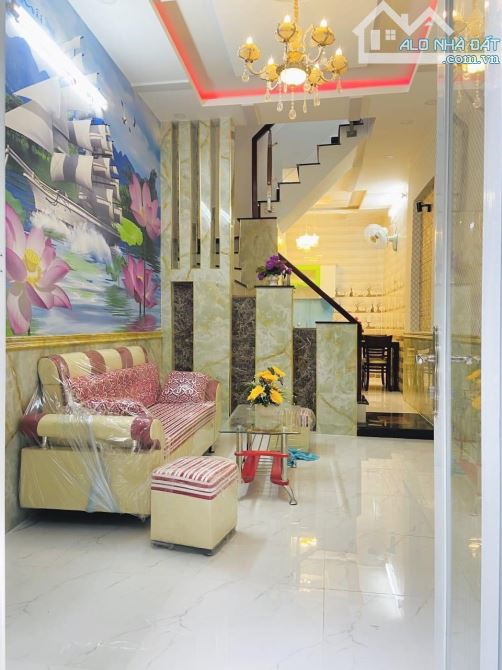 Nhà xinh cho gd trẻ Hậu Giang 15m2, 2 tầng BTCT 2 PN tiện di chuyển vào trung tâm TP