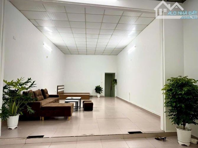 Bán nhà 1 tầng mặt phố Vũ Nạp, ph Lê Thanh Nghi, TP HD, 56.6m2, mt gần 5m, đường oto