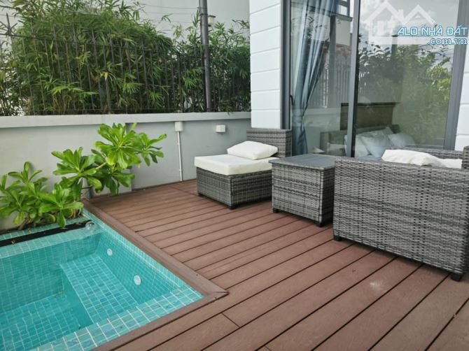 Bán villa hồ bơi - view núi, biển, suối - 3 tầng DT: 300m2 ngang 12m khu đầu tuyến Sơn Trà - 10