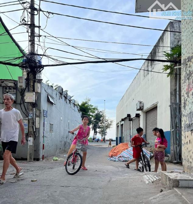 🏡𝐍𝐡à 𝟑 𝐓ầ𝐧𝐠 - SÁT BIỂN, VỊ TRÍ ĐẸP - SỔ NỞ HẬU - DỌN VÀO Ở NGAY - Full NỘI THẤT - 3 - 1