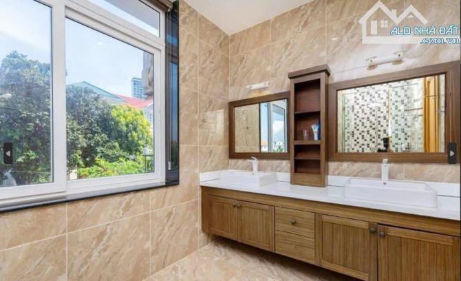 BÁN VILLA NGHỈ DƯỠNG _ THI SÁCH_ SÁT BIỂN BÃI  SAU_ 4 TẦNG SIÊU ĐẸP_300M2_30 TỶ TL - 1