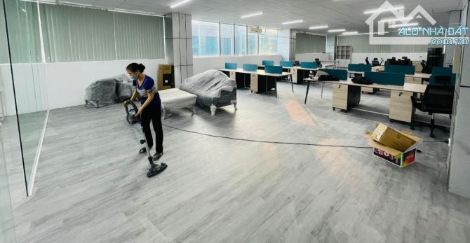 Cho thuê văn phòng: 60m 12tr; 110m 20tr; 150m 25tr.. Phố Nguyễn Công Trứ - 12