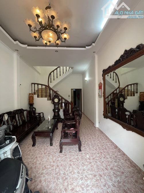 Cho thuê nhà ngõ 185 Minh Khai, Hai Bà Trưng, 3 tầng, 60m2, 4 ngủ, 3 WC, giá 15 Triệu -CTL - 12