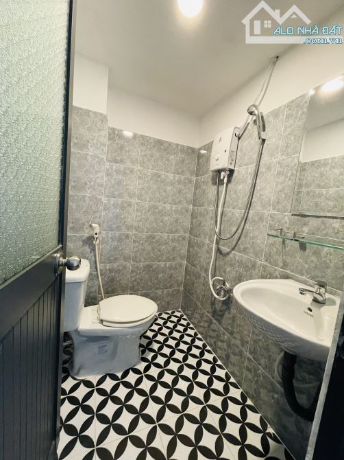 Cho thuê phòng 22m2 full nội thất hẻm TK40/6 Nguyễn Cảnh Chân - Trần Hưng Đạo, Quận 1 - 2