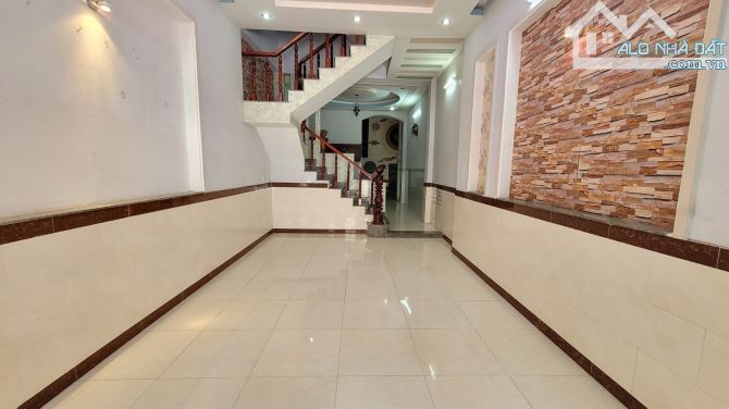 Bán nhà 1 trệt 2 lầu 60m2 3Ty9 TL cách đường Hai Bà Trưng 100m, P.Đông Hòa - 2