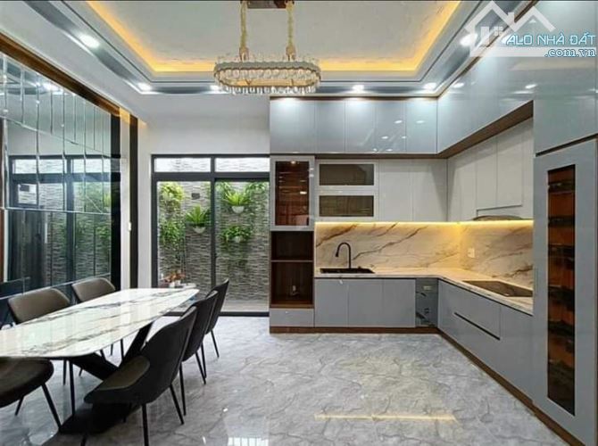 Bán nhà Phó Cơ Điều, quận 5 sát Nguyễn Chí Thanh. 71,2m2 - 2