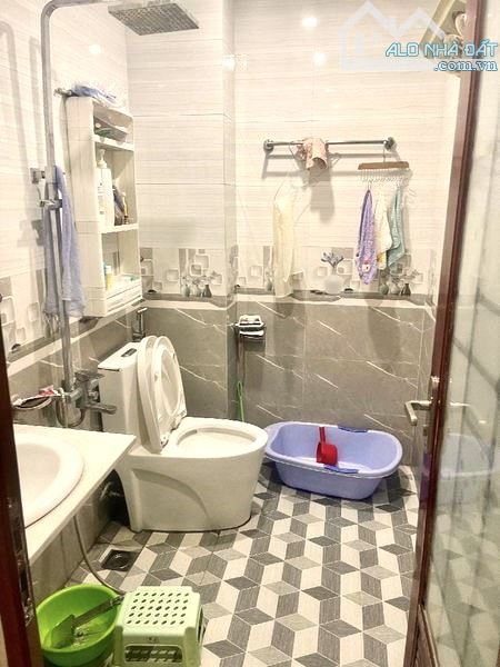 Cần bán gấp! Nhà đẹp Phúc lợi, 39m2, ngõ thông, ô tô, giá chỉ 4.35 tỷ. - 2