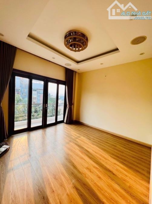 BÁN HOME HOTEL MẶT PHỐ YÊN HOA YÊN PHỤ TÂY HỒ. VIEW HỒ TÂY CHIR 37,5 TỶ - 3