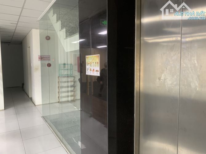Cho thuê văn phòng quận Bình Thạnh, sàn 50m2 giá chỉ 33 triệu/th, MT Nguyễn Hữu Cảnh - 4
