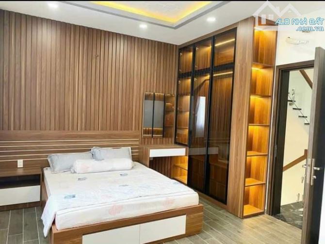 Bán nhà Phó Cơ Điều, quận 5 sát Nguyễn Chí Thanh. 71,2m2 - 5