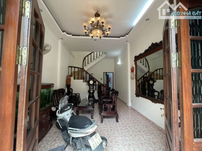 Cho thuê nhà ngõ 185 Minh Khai, Hai Bà Trưng, 3 tầng, 60m2, 4 ngủ, 3 WC, giá 15 Triệu -CTL - 9