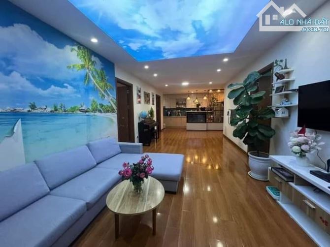 Bán căn hộ chung cư Việt Hưng Green Park, tặng nội thất, 99m, 3 phòng ngủ, 2.55 tỷ