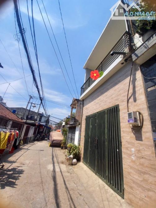 Cần bán nhà đi định cư ở nước ngoài, trên đường Tân Xuân 1 100m, 5x21 giá 750 triệu SHR