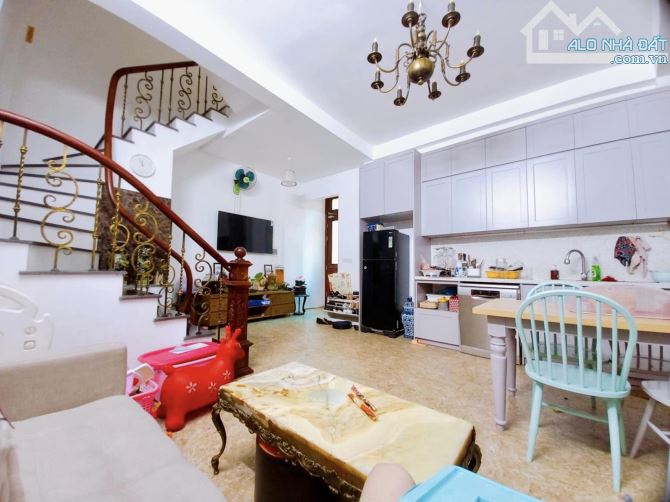 Bán nhà đẹp Minh Khai,38m2, 4 tầng, 3.9 tỷ