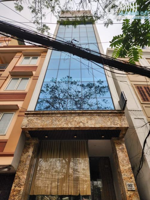 Bán toà nhà mặt phố, vỉa hè, thang máy Lạc Long Quân, Tây Hồ 70m 7 tầng MT 5m 37 tỷ