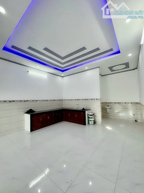 Bán gấp nhà lầu giá rẻ như cho, thổ cư sổ riêng, cách cầu Bạch Đằng chỉ 500m - 2