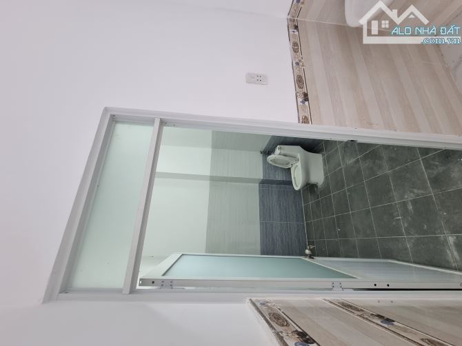 Bán gấp nhà lầu giá rẻ như cho, thổ cư sổ riêng, cách cầu Bạch Đằng chỉ 500m - 3