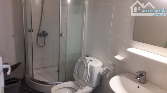 Cho thuê căn hộ chung cư 165 Thái Hà - 85m2, 2 ngủ, 2wc - đủ đồ - giá 15tr/tháng - 4