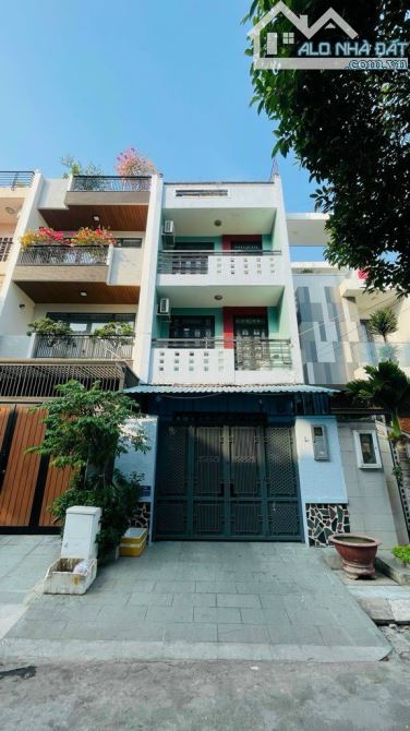 Mùa Euro bán gấp nhà Đặng Thùy Trâm (4x20m) kế trường Văn Lang đường 12m giá 10,8 tỷ TL