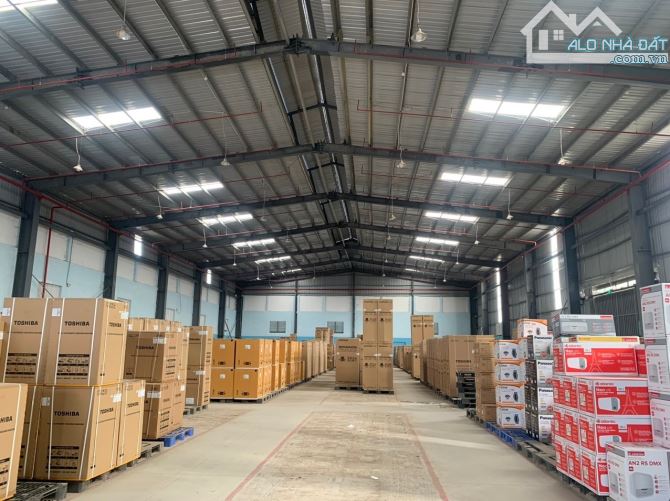 Cho Thuê Kho xưởng 2000m2 có sân bãi tại Bắc Từ Liêm.Có Hệ thống PCCC.Pháp lý đất lâu dài.