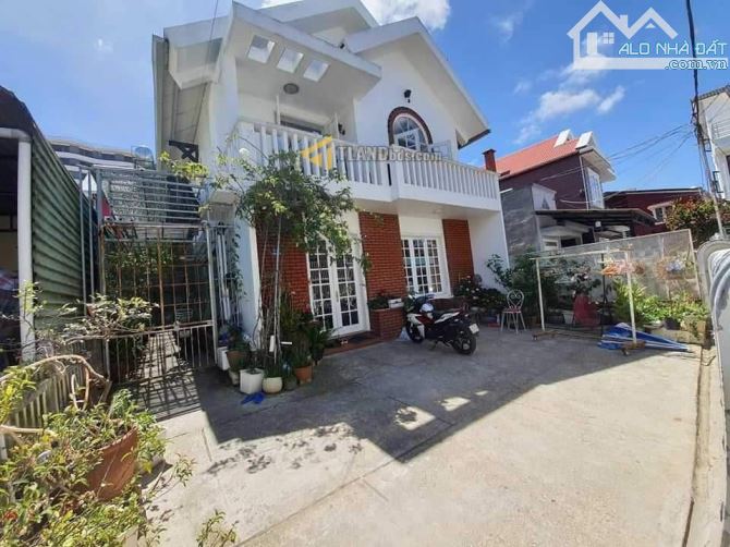Bán Villa Phạm Hồng Thái cách hồ Xuân Hương 300m,p10, Đà Lạt,220m2, giá chỉ 11 tỷ