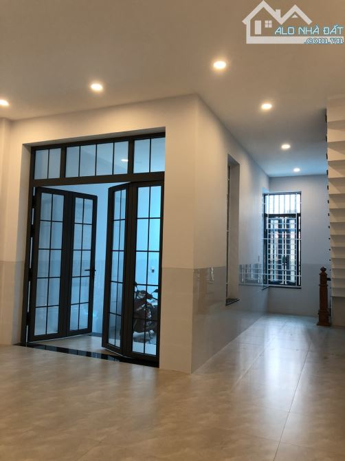 Cho thuê nhà mới xây đẹp 6x14, 1 trệt 2 lầu sân thượng, có hồ bơi – Đông Hưng Thuận 2 quận - 1