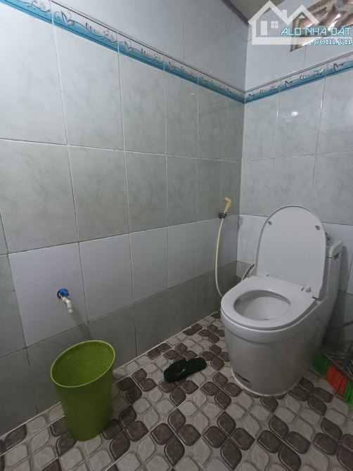 Bán nhà mặt tiền sát Võ Văn Kiệt, 105m2, ngang 6.8m. Giá 8.x tỷ.TL, LVCC.SHR. - 1