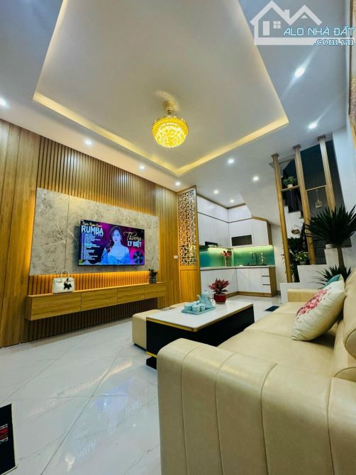 6.6 tỷ mặt ngõ thông nhà mới 35m2 6 tầng tại Hoàng Hoa Thám Ba Đình - 1