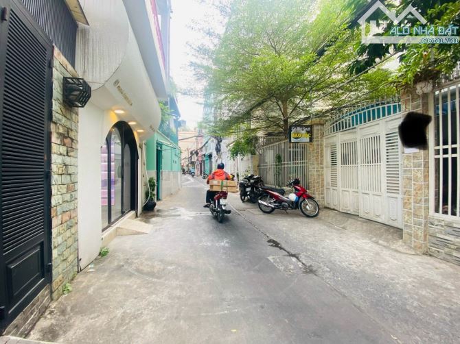 Nhà nguyên căn hẻm Ô Tô 50m ra MT PHAN XÍCH LONG - 1