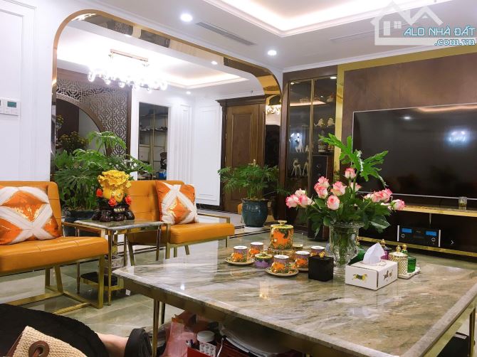 BÁN CĂN HỘ PENTHOUSE CHUNG CƯ 250 MINH KHAI - 560M 4PN - CĂN GÓC CÓ BỂ BƠI FULL NỘI THẤT - 1