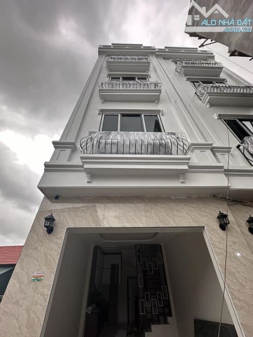 SIÊU RẺ..! Bán Nhà 4,5 tầng DT 35m2 xây mới , ô tô đỗ cửa. cách KDT đô nghĩa 5p đi xe - 2