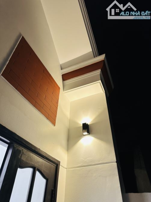 Bán nhà ngay Vincom Nguyễn Xí nhà mới 4 tầng sẵn full nội thất cao cấp - hẻm 6m ô tô - 2