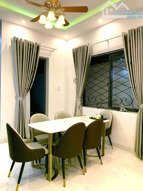 Bán cắt lỗ căn biệt thự tuyệt đẹp trong khu đô thị Phước Long A với giá siêu rẻ chỉ 9,9 tỉ - 3