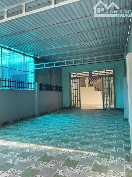 Bán nhà Mặt Tiền đường Nguyễn Bình DT 5,5x40=220m2 KC 1 trệt 1 lầu giá tốt - 3