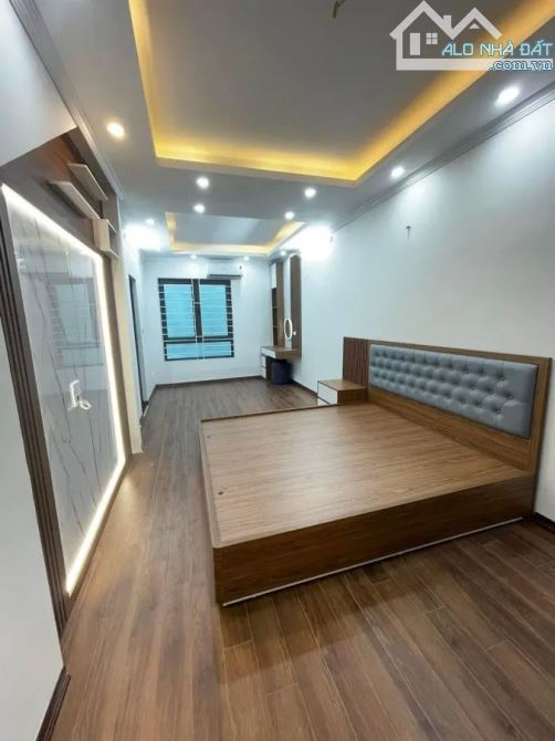 Bán nhà Bùi Xương Trạch -Thanh Xuân - Ô tô đỗ cửa - Nhà mới - DT 38m2 * 4T, chỉ 6 tỷ có TL - 4