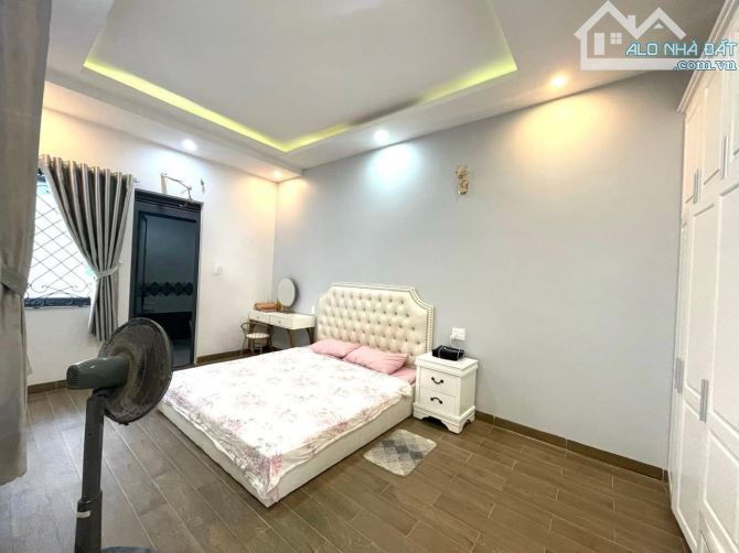 Bán cắt lỗ căn biệt thự tuyệt đẹp trong khu đô thị Phước Long A với giá siêu rẻ chỉ 9,9 tỉ - 5