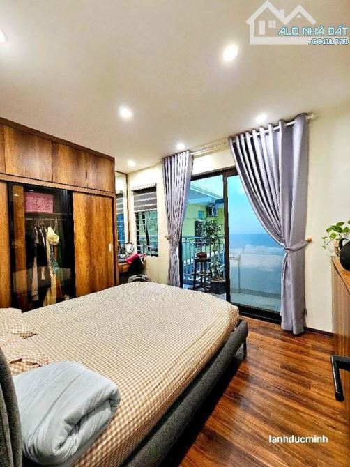 PHỐ VIP HOÀNG CẦU - LÔ GÓC - 2 MẶT NGÕ Ô TÔ TRÁNH - KINH DOANH - NGÕ THÔNG TỨ TUNG.  DT 54