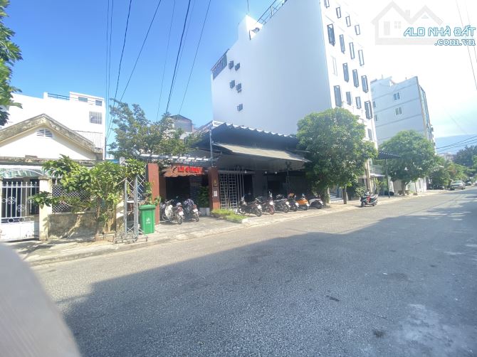 Bán đất tặng nhà mặt tiền đường Lê Chân, khu bàn cờ TP Nha Trang ngang 15m.