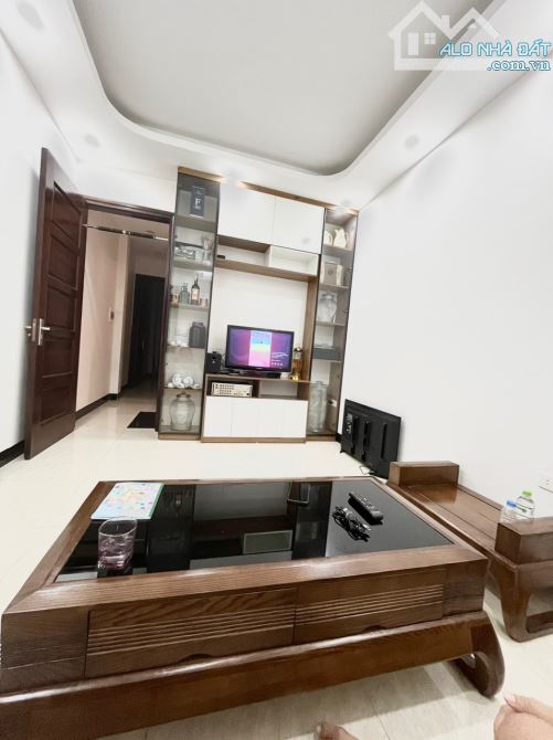 Chị gái nhờ bán nhà Đại Tự, ngõ thông cực gần ô tô, chợ trường, tặng nội thất
