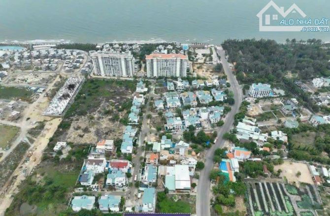 Bán lô đất S=1.709m2 mặt tiền trục chính khu Resort Long Cung, P.10, Vũng Tàu. Giá 59.8 tỉ