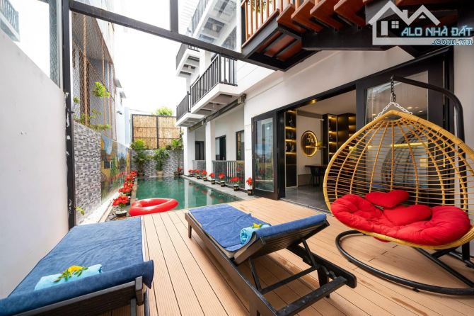 Bán villa Hội An 260m 3 lầu hồ bơi 9 phòng ngủ đầy đủ tiện nghi nghỉ dưỡng vip