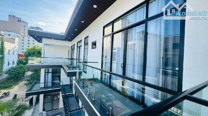 Villa 5 sao phố biển Sơn Trà, có bồ bơi, 19 phòng full nội thất, doanh thu 110 triệu/tháng - 2