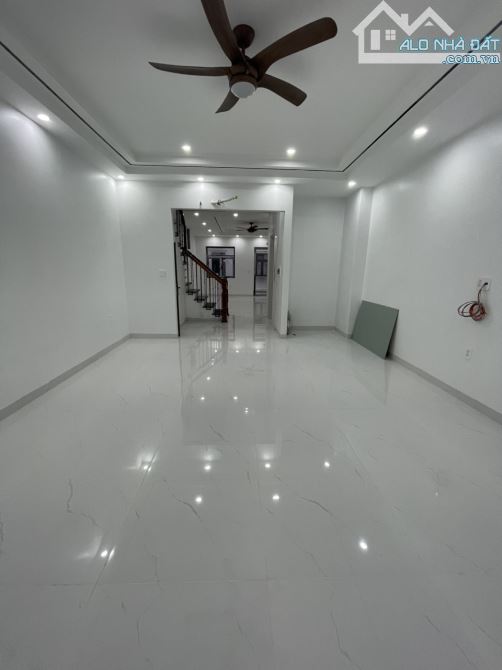 Bán căn liền kề Hoàng Huy Mall 78,5m x 4 tầng có thang máy - 2