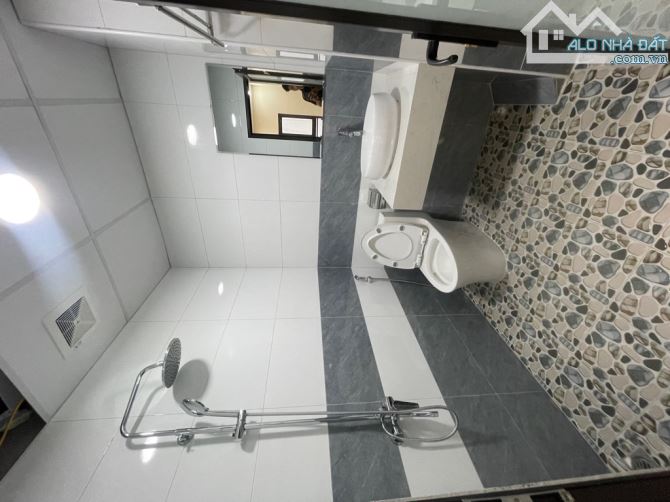 NHÀ MỚI KENG - NGÕ TO RỘNG THOÁNG - GẦN ĐƯỜNG VÀNH ĐAI 3.5, - 3
