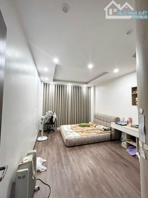 BÁN NHÀ CẦU GIẤY – MỚI ĐẸP LONG LANH – NỘI THẤT XỊN SẴN Ở - DT 38M2, 5 TẦNG, CHỈ HƠN 8 TỶ - 4