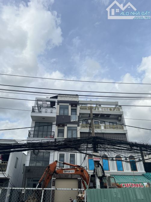 Kẹt bank bán gấp nhà mặt tiền Dương Quảng Hàm, Phường 5,Gò Vấp, 4m x 25m gồm 3 tầng 16 tỷ